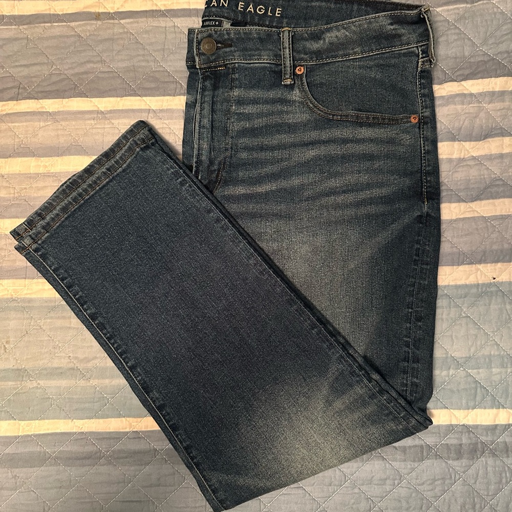 American Eagle medium wash men’s jeans 40 x 30